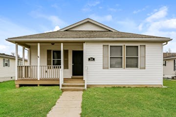 34 Waterman Ave Commercial Point, OH 43116